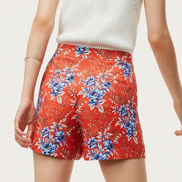 LOFT Floral Pleated Shorts - Picture 7 of 7